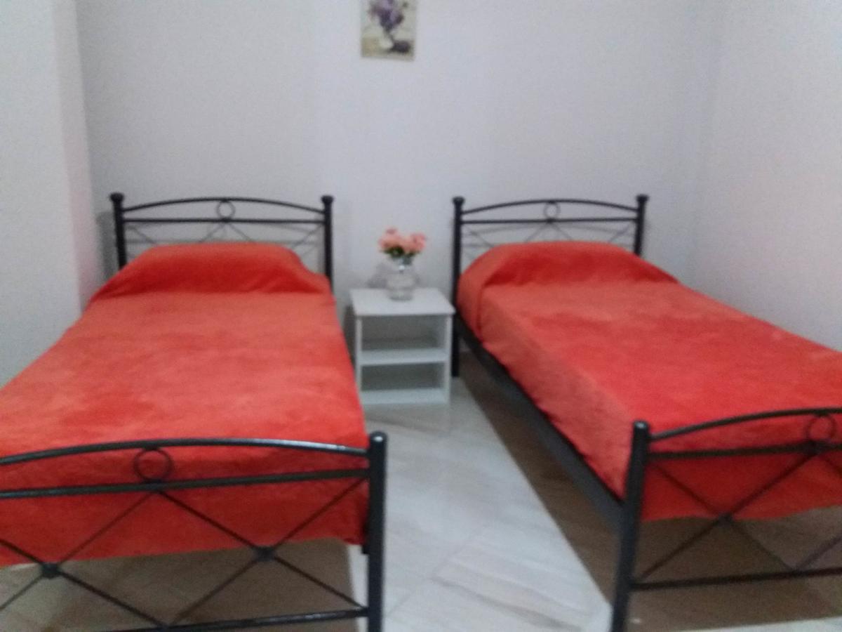 Zeta'S Apartments Sarandë Eksteriør billede
