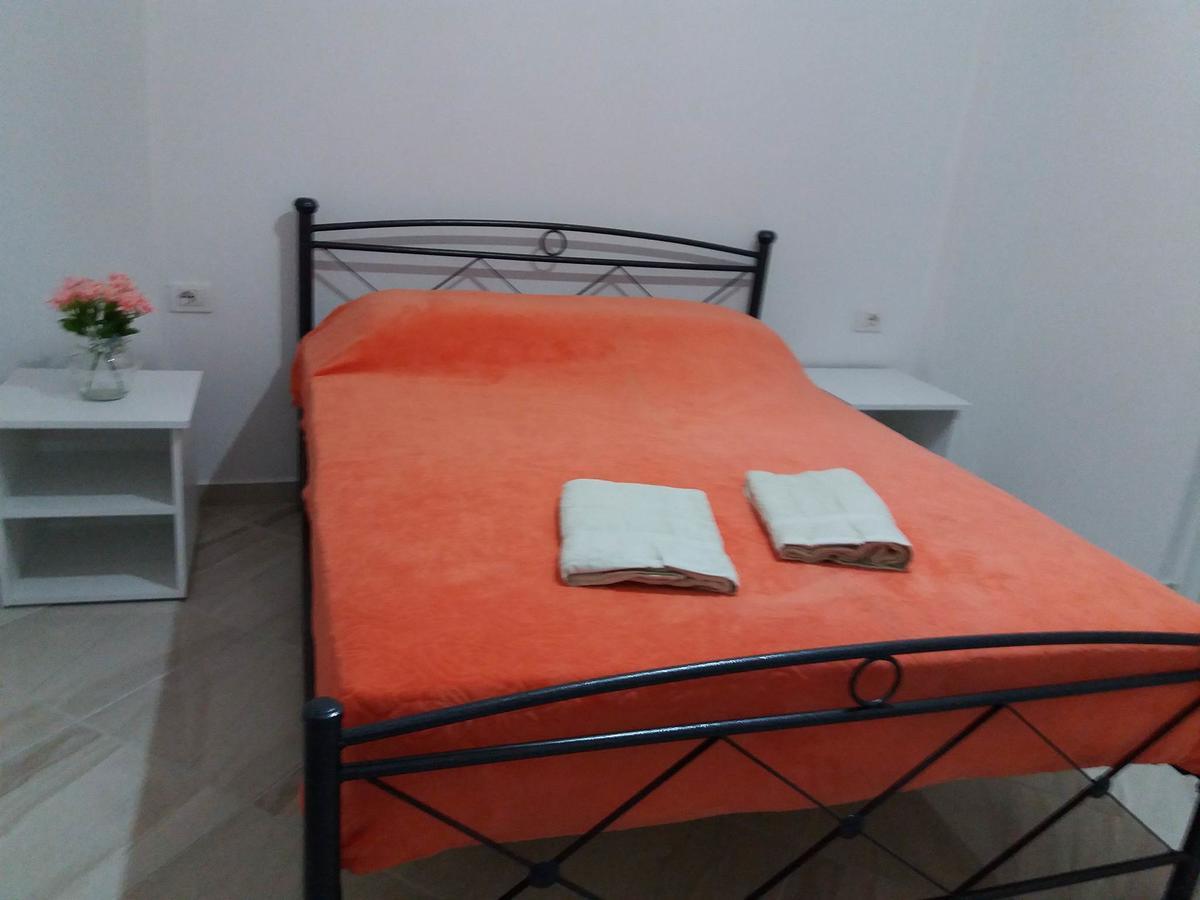 Zeta'S Apartments Sarandë Eksteriør billede